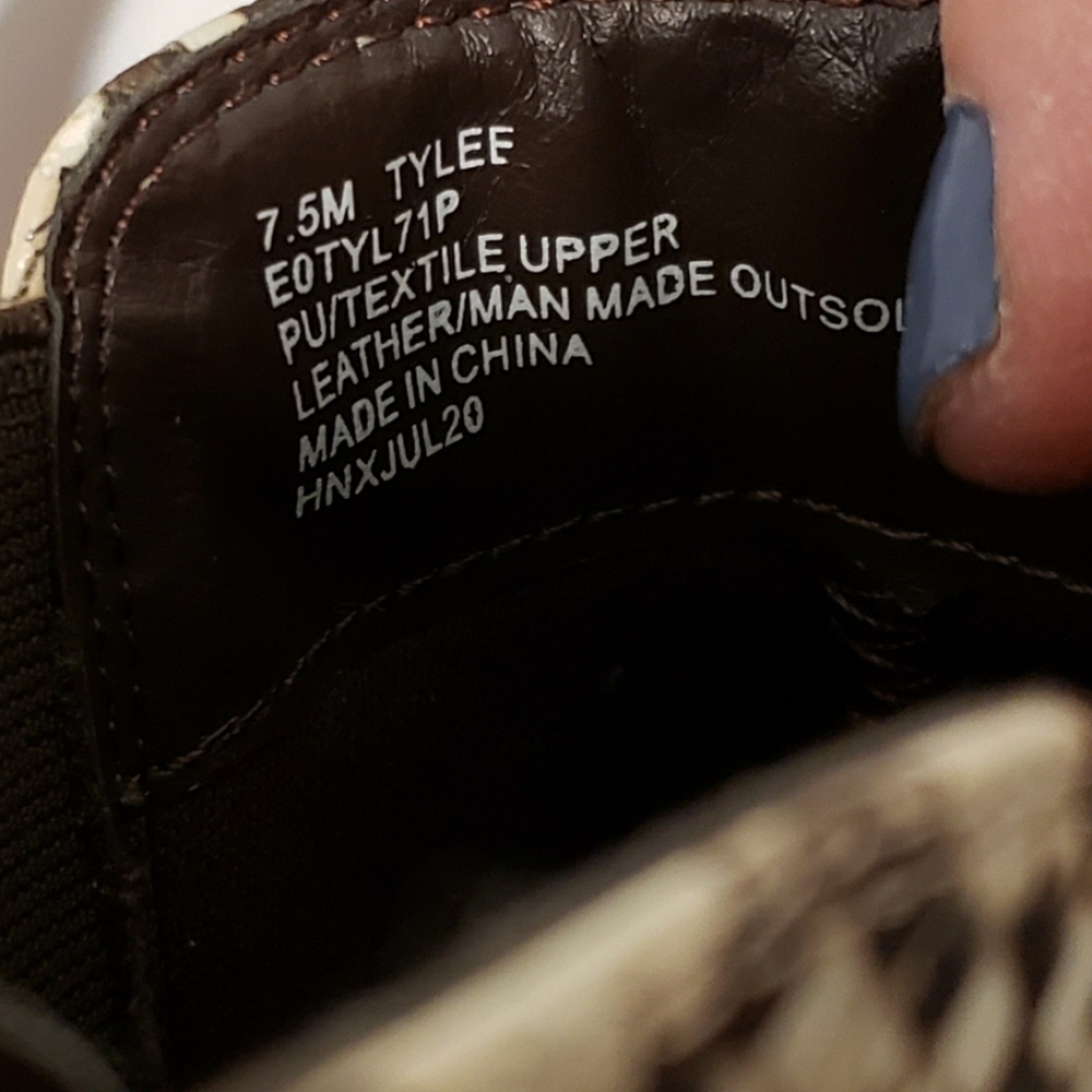 ESPRIT Snakeprint Brown & Cream Colored Booties Size 7.5M, Chic, Stylish - Picture 15 of 15